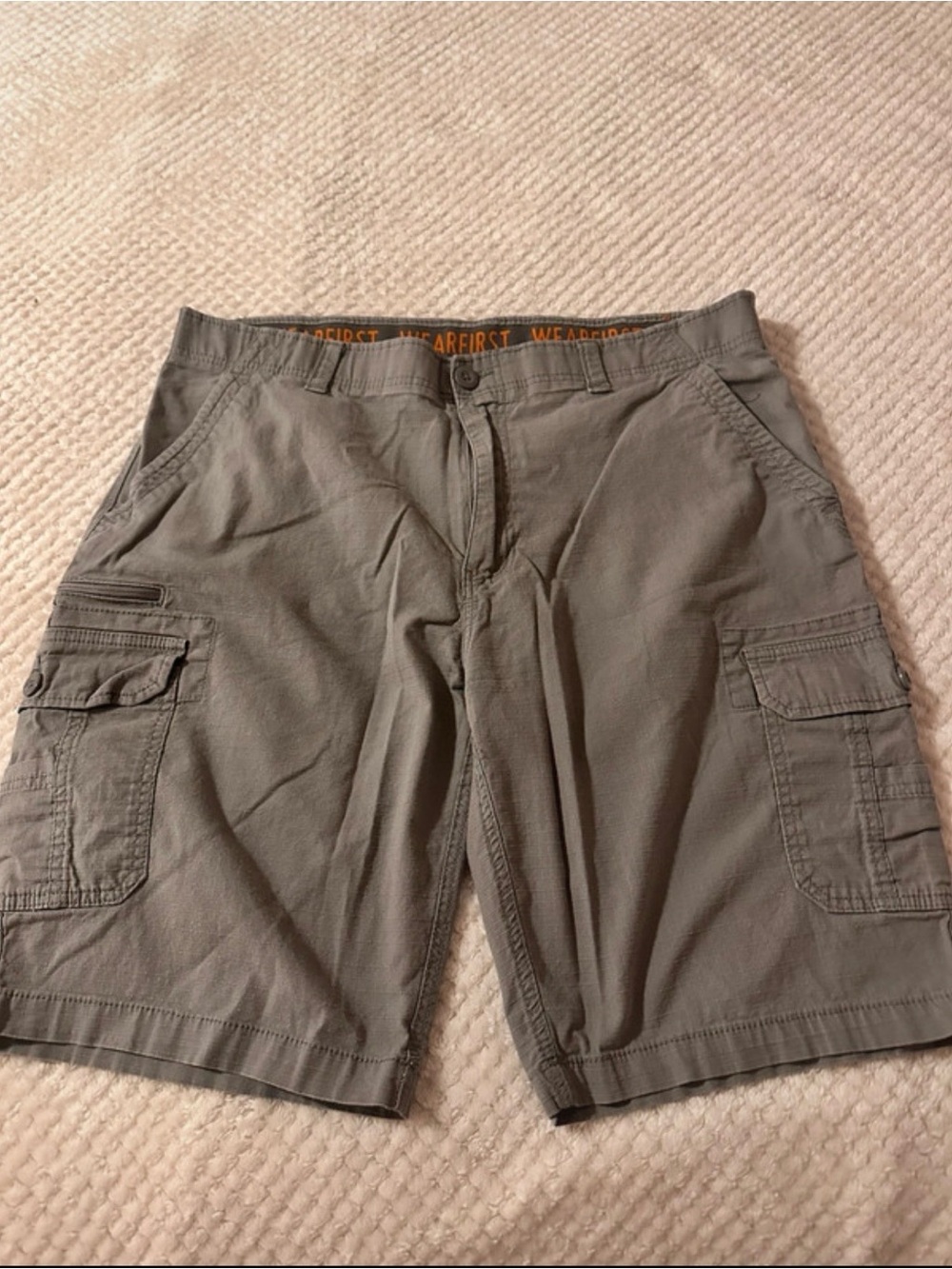 Men’s cargo shorts size 40